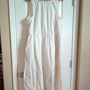 Ava & Viv White Sleeveless Tiered Maxi Sundress